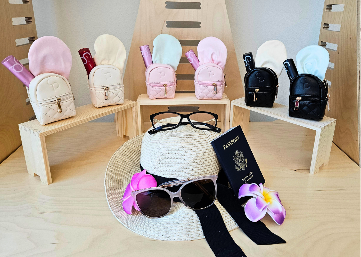EYEGLASS EGGS™ Travelista Collection